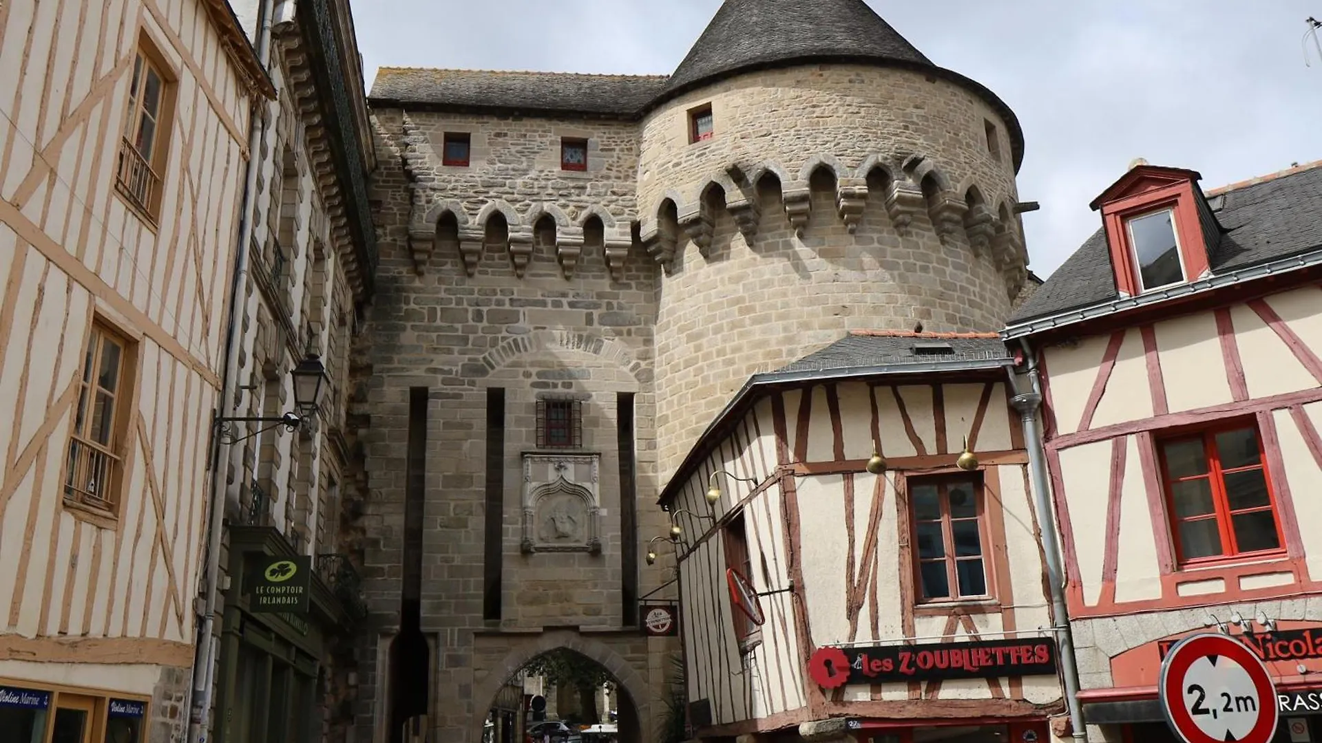 Appartement Avec Terrasse A Hotel De Ville Vannes France