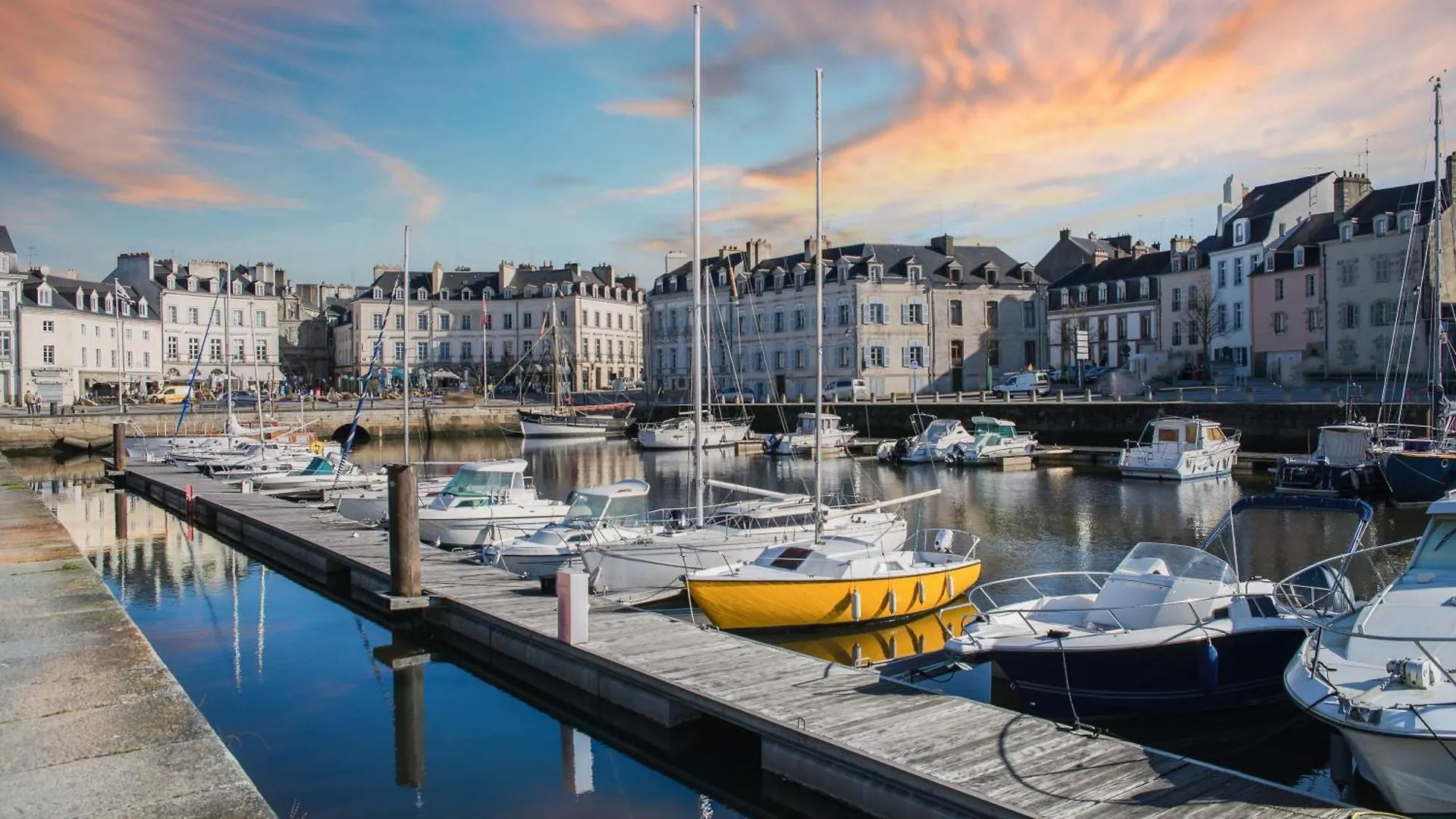 Appartement Avec Terrasse A Hotel De Ville Vannes