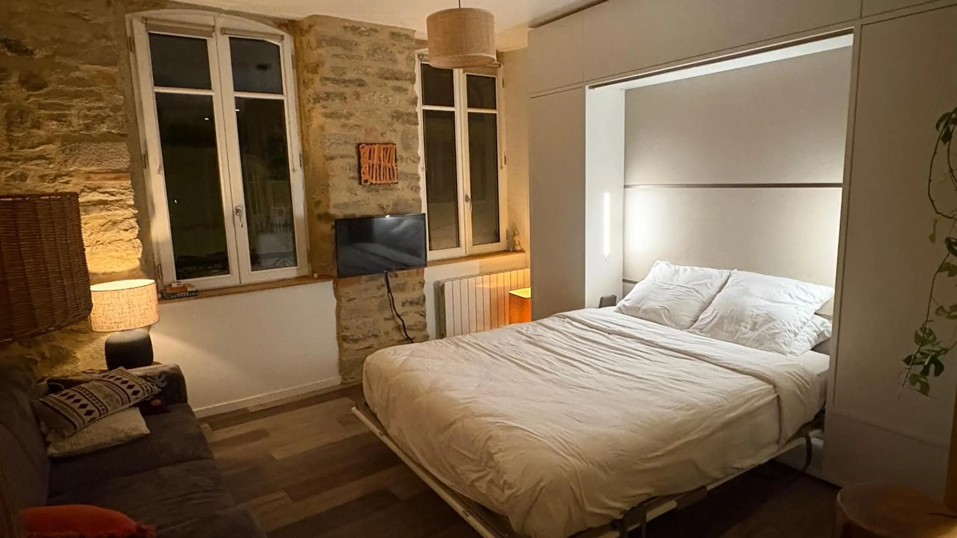 Appartement Avec Terrasse A Hotel De Ville Vannes France
